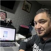 “Ingeniero en química con 10 años de experiencia enseñando física mecánica online”